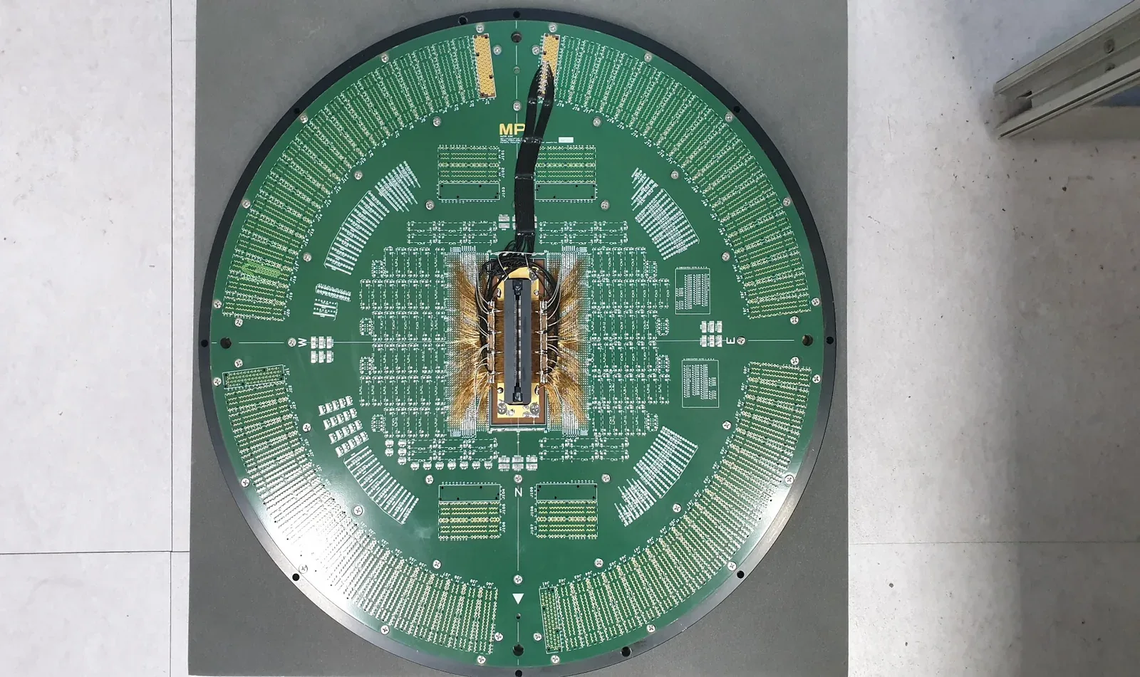 32-icnl9381s-8d-cp-nd4s-1992-2